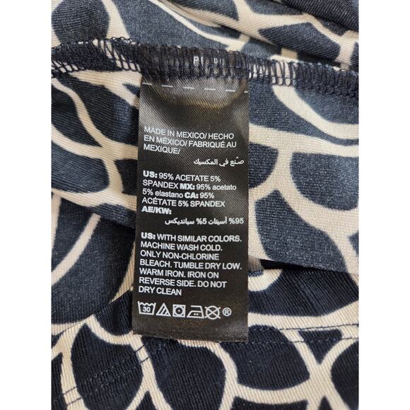 Chicos Travelers Slinky Knit Top Size 3/XL Navy Blue White Floral Tunic - Picture 6 of 6